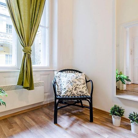 Cozy 2 Bedroom Apartment In Terez Boulevard. Budapest Exteriör bild